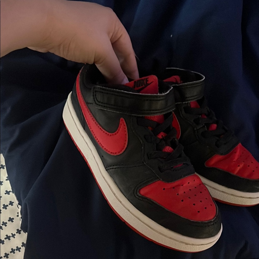 Nike Kids Black and Red Sneakers